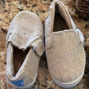 Toms, kids T4